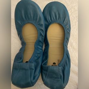 Blustery Day flats - new